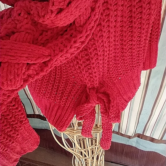 Sweater 🌈Lush fluffy soft knit sweater - Picture 4 of 9